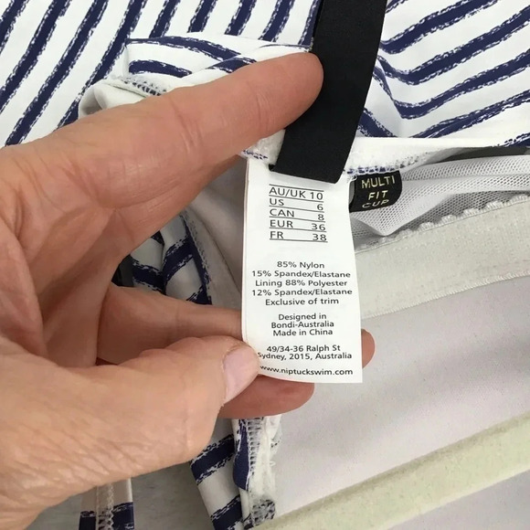 Nip Tuck Women’s Twist Front Striped One Piece Swimsuit NWT Summer Beach Size 6 - Picture 11 of 12